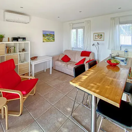 2 Bedroom Amazing In Roquebrune-sur Argens