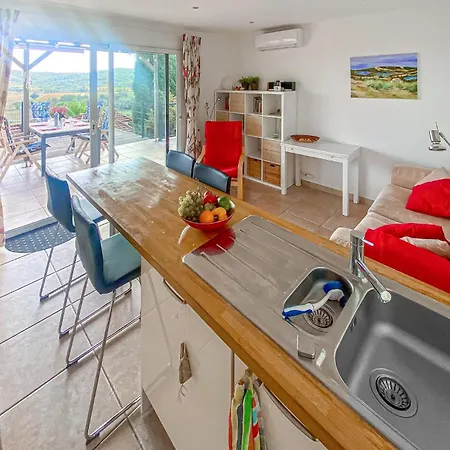 2 Bedroom Amazing In Κάμπινγκ