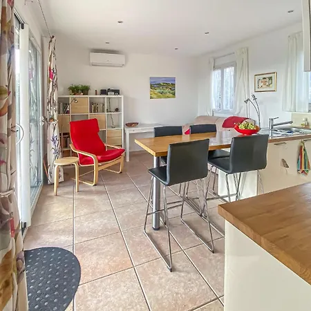 2 Bedroom Amazing In Roquebrune-sur Argens