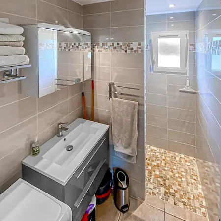 Κάμπινγκ 2 Bedroom Amazing In 3*